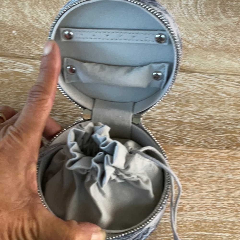 Dior Gray and Blue Around The World Travel Jewelry Case with Intricate Design - Picture 3 of 6